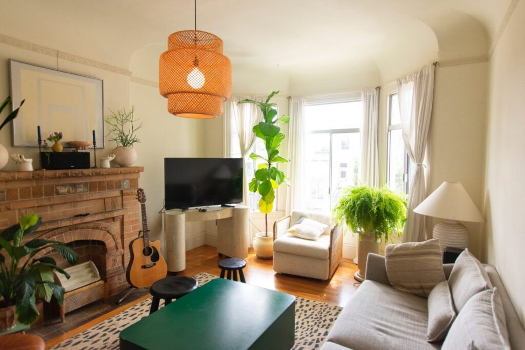 5 Reasons to Hire Lisa and Team for Your Home Cleaning Needs